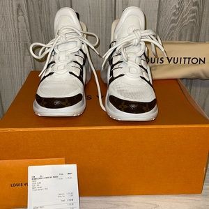LV ARCHLIGHT SNEAKER